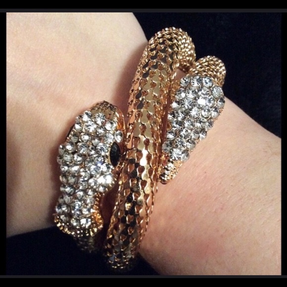 💥LAST ONE💥Gold Snake Bangle - Picture 2 of 7